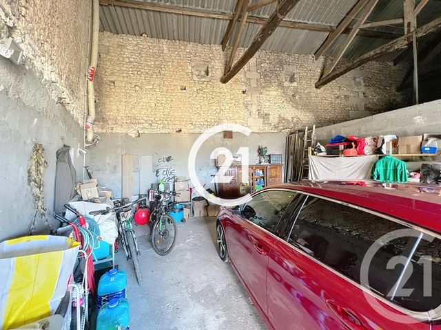 Appartement T3 &agrave; louer - 4 pi&egrave;ces - 95 m2 - Archiac - 17 - POITOU-CHARENTES