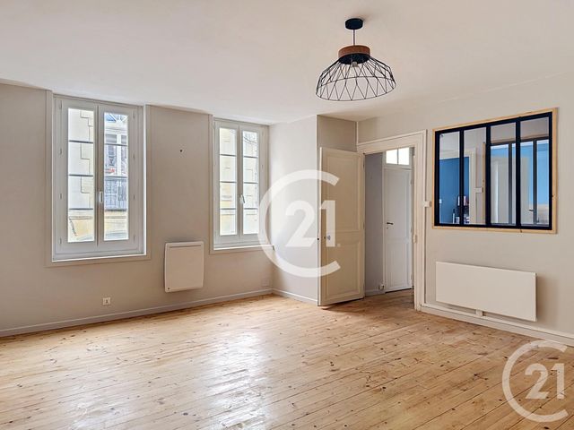 Appartement F4 &agrave; louer - 4 pi&egrave;ces - 90 m2 - Cognac - 16 - POITOU-CHARENTES