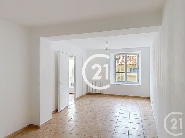 Appartement F3 &agrave; louer - 4 pi&egrave;ces - 92,60 m2 - Cognac - 16 - POITOU-CHARENTES