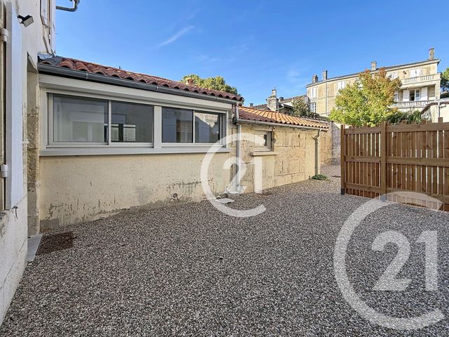 Appartement F3 &agrave; louer - 4 pi&egrave;ces - 92,60 m2 - Cognac - 16 - POITOU-CHARENTES