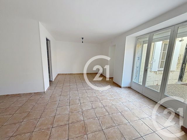 Appartement F3 &agrave; louer - 4 pi&egrave;ces - 92,60 m2 - Cognac - 16 - POITOU-CHARENTES