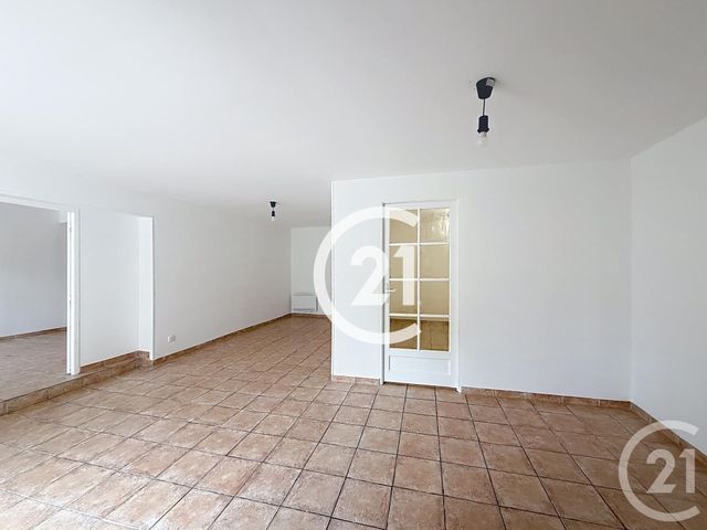 Appartement F3 &agrave; louer - 4 pi&egrave;ces - 92,60 m2 - Cognac - 16 - POITOU-CHARENTES