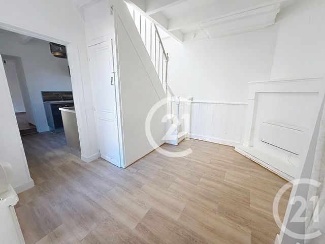 Appartement F3 &agrave; louer - 4 pi&egrave;ces - 92,60 m2 - Cognac - 16 - POITOU-CHARENTES