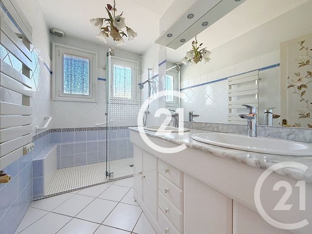Maison &agrave; vendre - 5 pi&egrave;ces - 153 m2 - Chateaubernard - 16 - POITOU-CHARENTES