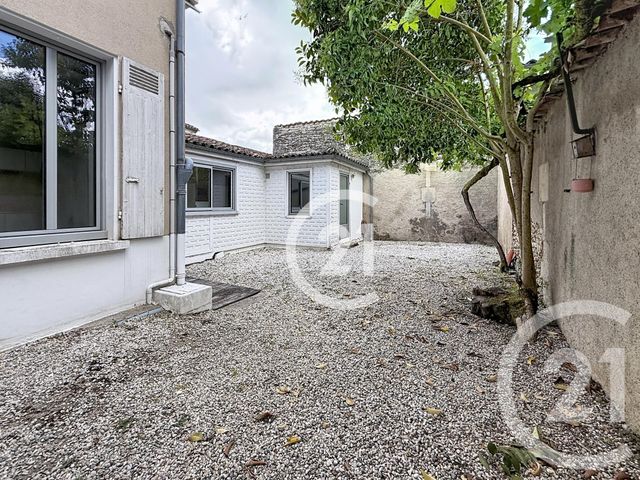 Maison &agrave; louer - 4 pi&egrave;ces - 136 m2 - Cognac - 16 - POITOU-CHARENTES