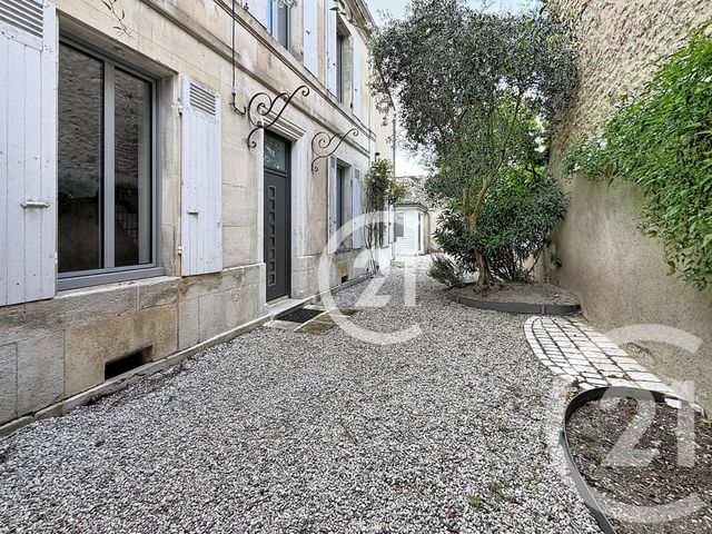 Maison &agrave; louer - 4 pi&egrave;ces - 136 m2 - Cognac - 16 - POITOU-CHARENTES