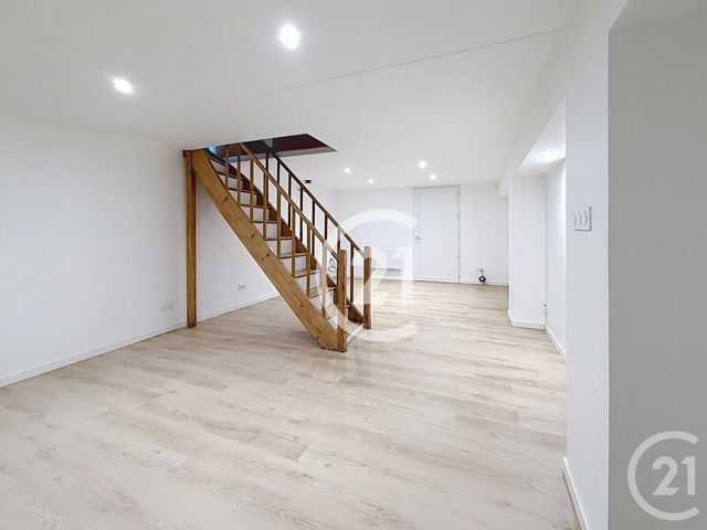 Maison &agrave; louer - 4 pi&egrave;ces - 136 m2 - Cognac - 16 - POITOU-CHARENTES