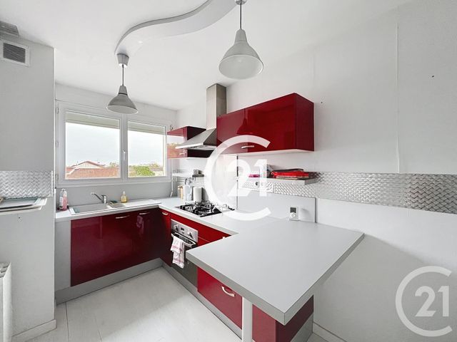 Appartement F2 &agrave; louer - 2 pi&egrave;ces - 64 m2 - Cognac - 16 - POITOU-CHARENTES