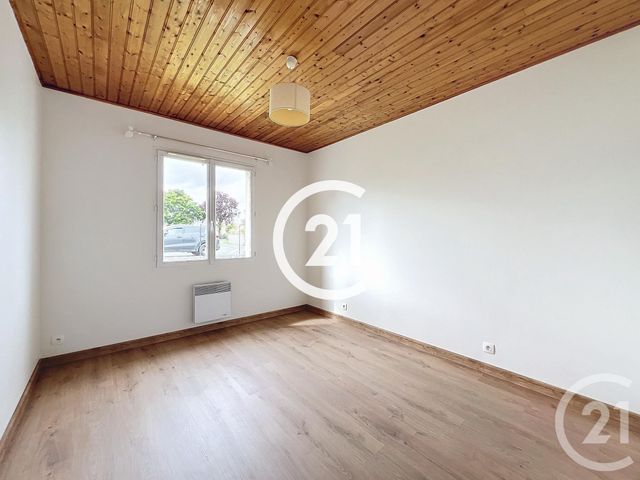 Maison &agrave; louer - 4 pi&egrave;ces - 103,50 m2 - St Martial Sur Ne - 17 - POITOU-CHARENTES