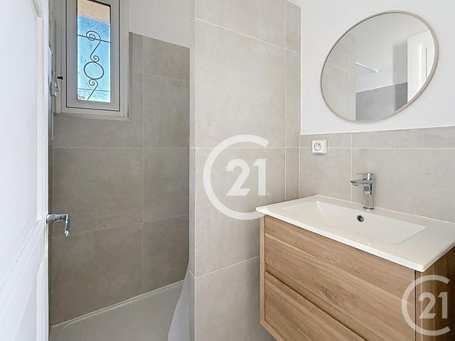 Maison &agrave; louer - 4 pi&egrave;ces - 95 m2 - Chateaubernard - 16 - POITOU-CHARENTES