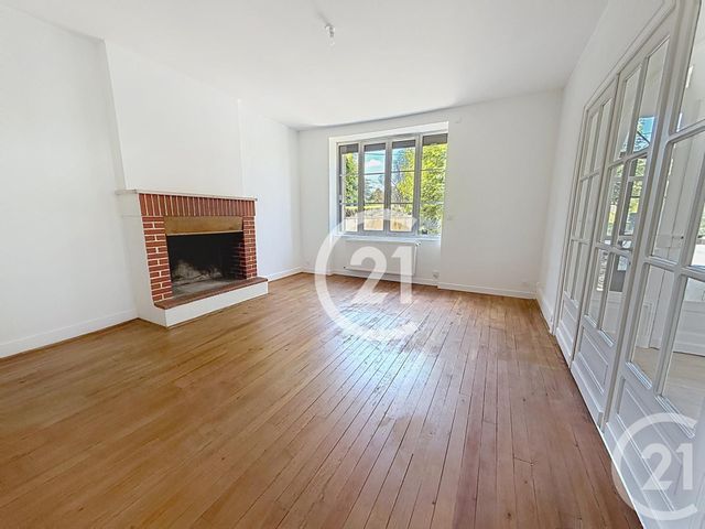 Maison &agrave; louer - 4 pi&egrave;ces - 95 m2 - Chateaubernard - 16 - POITOU-CHARENTES