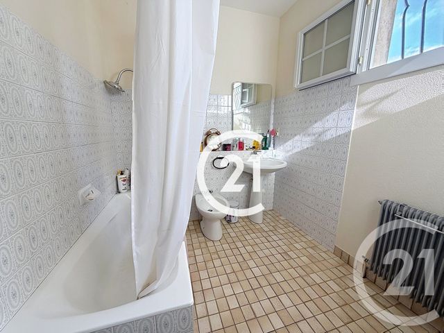 Maison &agrave; louer - 5 pi&egrave;ces - 128,50 m2 - Chateaubernard - 16 - POITOU-CHARENTES
