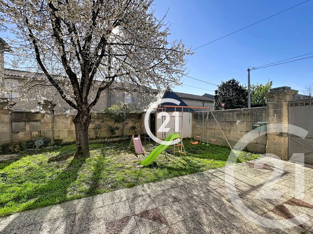 Maison &agrave; louer - 10 pi&egrave;ces - 255 m2 - Cognac - 16 - POITOU-CHARENTES