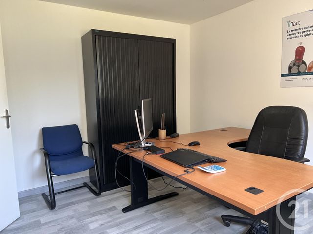 Bureaux à louer - 67.3 m2 - 16 - Charente