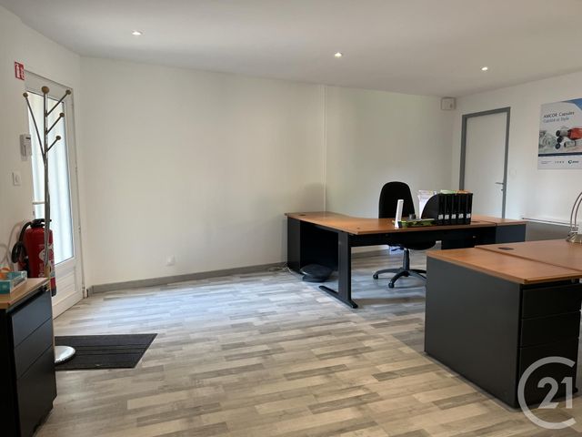 Bureaux à louer - 67.3 m2 - 16 - Charente