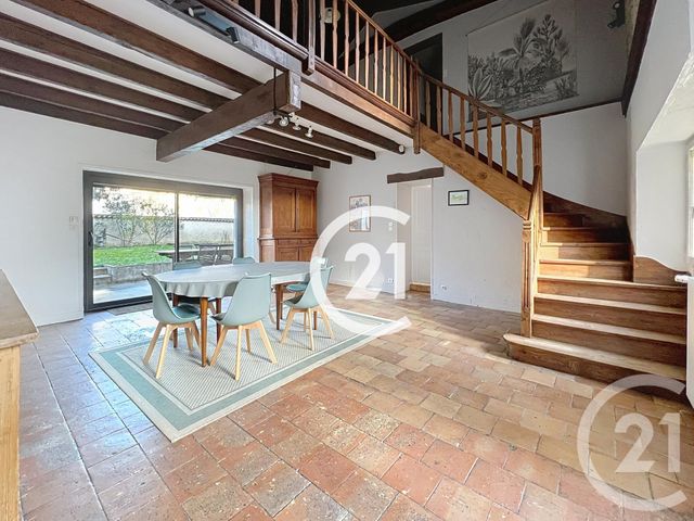 Maison &agrave; louer - 6 pi&egrave;ces - 179 m2 - Cognac - 16 - POITOU-CHARENTES