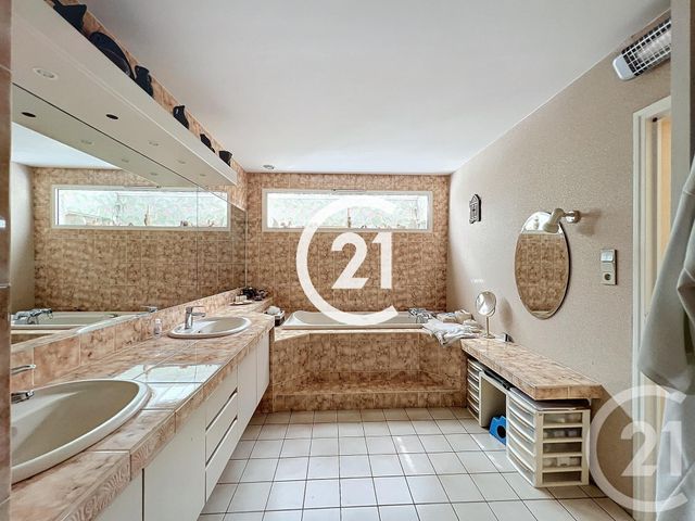 Maison à vendre - 8 pièces - 281 m2 - Cherves Richemont - 16 - POITOU-CHARENTES