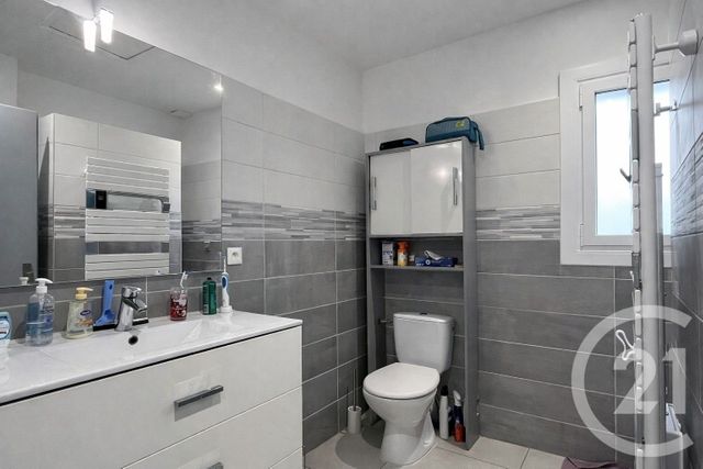 Appartement T3 &agrave; vendre - 3 pi&egrave;ces - 64,62 m2 - St Hilaire De Riez - 85 - PAYS-DE-LOIRE