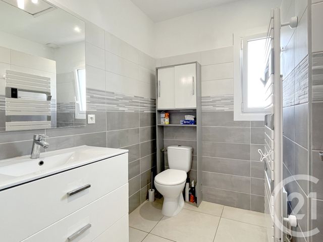 Appartement T3 &agrave; vendre - 3 pi&egrave;ces - 64,62 m2 - St Hilaire De Riez - 85 - PAYS-DE-LOIRE