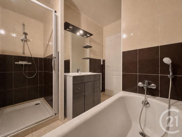Appartement F3 &agrave; louer - 3 pi&egrave;ces - 86,56 m2 - St Hilaire De Riez - 85 - PAYS-DE-LOIRE