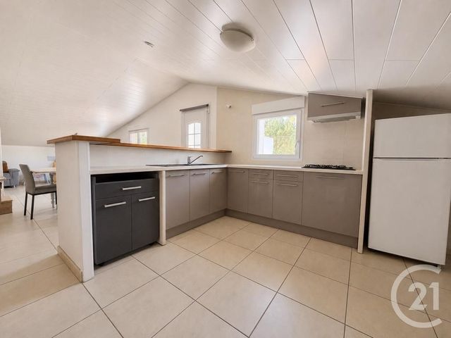 Appartement F3 &agrave; louer - 3 pi&egrave;ces - 86,56 m2 - St Hilaire De Riez - 85 - PAYS-DE-LOIRE