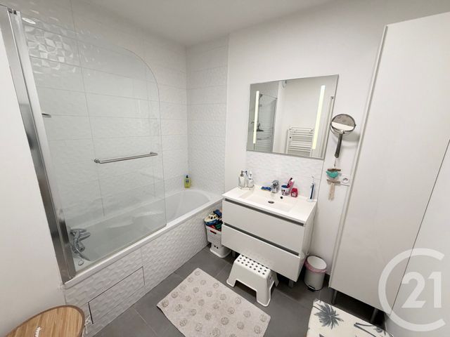 Appartement F3 à vendre - 3 pièces - 62,33 m2 - L Isle Adam - 95 - ILE-DE-FRANCE