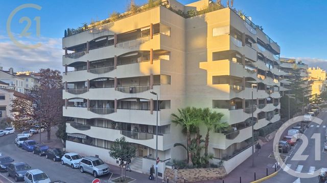 Appartement F2 à vendre - 2 pièces - 25,71 m2 - Cannes - 06 - PROVENCE-ALPES-COTE-D-AZUR