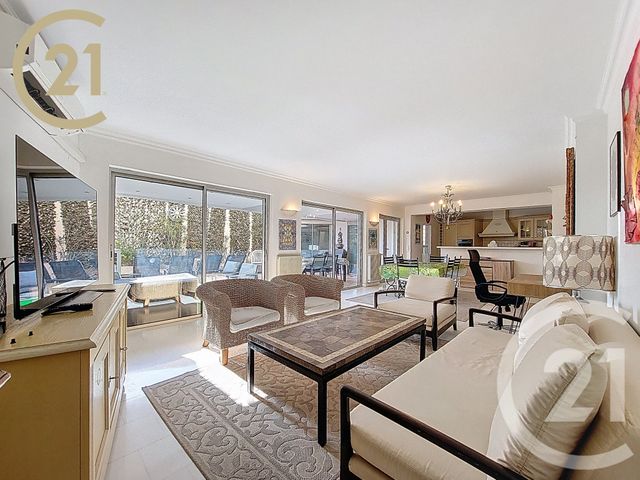 Appartement F6 &agrave; vendre - 6 pi&egrave;ces - 143,80 m2 - Cannes - 06 - PROVENCE-ALPES-COTE-D-AZUR