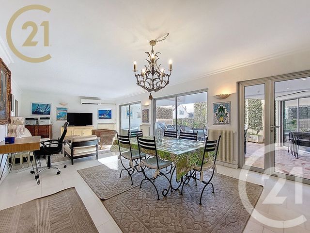 Appartement F6 &agrave; vendre - 6 pi&egrave;ces - 143,80 m2 - Cannes - 06 - PROVENCE-ALPES-COTE-D-AZUR