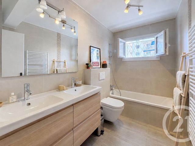 Appartement F4 &agrave; vendre - 4 pi&egrave;ces - 70,15 m2 - Cannes - 06 - PROVENCE-ALPES-COTE-D-AZUR