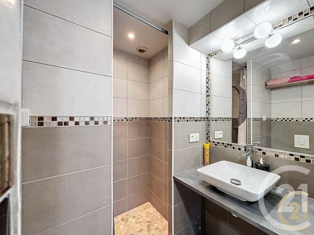 Appartement Studio à vendre - 2 pièces - 27,51 m2 - Le Cannet - 06 - PROVENCE-ALPES-COTE-D-AZUR