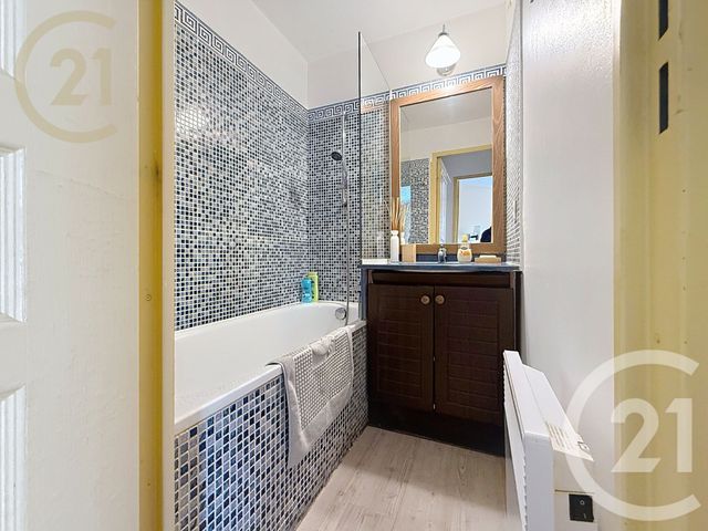 Appartement T3 &agrave; vendre - 3 pi&egrave;ces - 35,64 m2 - Cannes La Bocca - 06 - PROVENCE-ALPES-COTE-D-AZUR