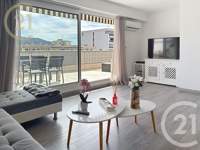 Appartement F3 à vendre - 3 pièces - 81,86 m2 - Cannes - 06 - PROVENCE-ALPES-COTE-D-AZUR