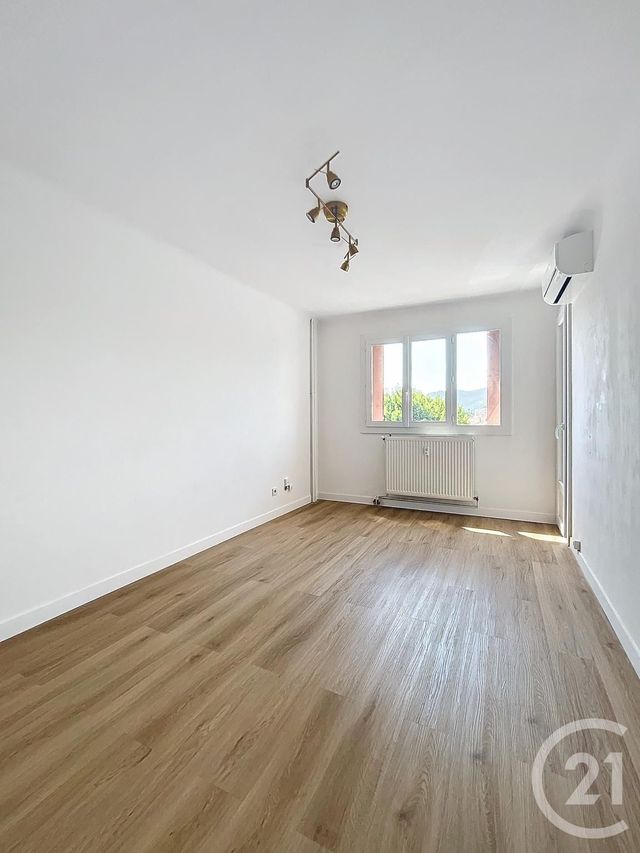 Appartement F2 à louer - 2 pièces - 40,13 m2 - Cannes La Bocca - 06 - PROVENCE-ALPES-COTE-D-AZUR