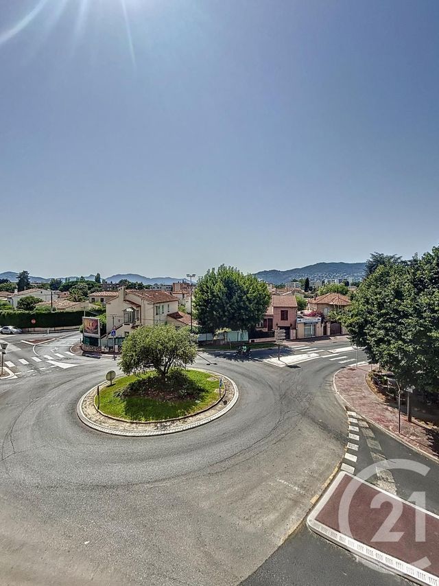 Appartement F2 à louer - 2 pièces - 40,13 m2 - Cannes La Bocca - 06 - PROVENCE-ALPES-COTE-D-AZUR