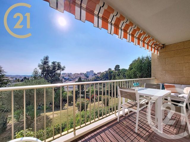 Appartement F3 à vendre - 3 pièces - 82,40 m2 - Cannes - 06 - PROVENCE-ALPES-COTE-D-AZUR