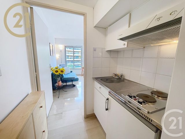 Appartement F1 à vendre - 1 pièce - 23,65 m2 - Cannes - 06 - PROVENCE-ALPES-COTE-D-AZUR