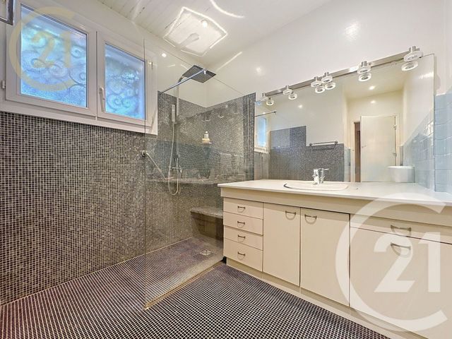 Maison &agrave; vendre - 4 pi&egrave;ces - 164 m2 - Cannes La Bocca - 06 - PROVENCE-ALPES-COTE-D-AZUR