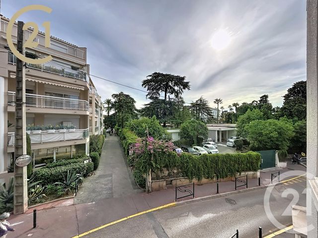 Appartement Studio à vendre - 1 pièce - 31 m2 - Cannes - 06 - PROVENCE-ALPES-COTE-D-AZUR
