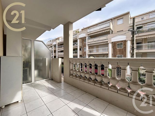 Appartement Studio à vendre - 1 pièce - 31 m2 - Cannes - 06 - PROVENCE-ALPES-COTE-D-AZUR