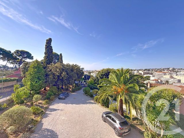 Appartement F2 à louer - 2 pièces - 67,28 m2 - Le Cannet - 06 - PROVENCE-ALPES-COTE-D-AZUR