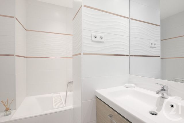 Appartement F2 à vendre - 2 pièces - 30,01 m2 - Cannes - 06 - PROVENCE-ALPES-COTE-D-AZUR