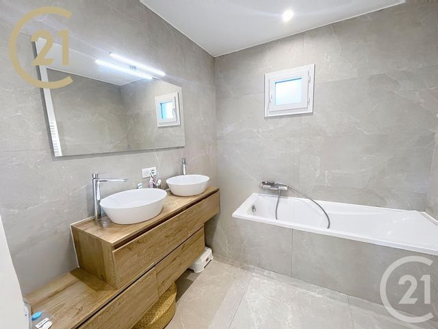 Appartement F3 à vendre - 3 pièces - 93,69 m2 - Cannes - 06 - PROVENCE-ALPES-COTE-D-AZUR