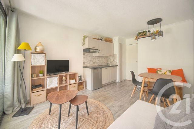 Appartement T2 &agrave; louer - 2 pi&egrave;ces - 27,85 m2 - Cannes La Bocca - 06 - PROVENCE-ALPES-COTE-D-AZUR