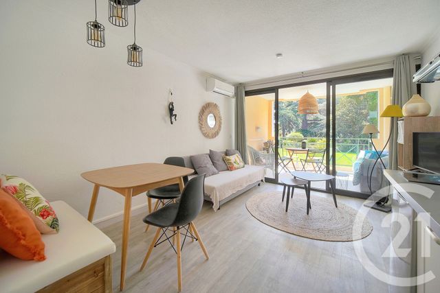 Appartement T2 &agrave; louer - 2 pi&egrave;ces - 27,85 m2 - Cannes La Bocca - 06 - PROVENCE-ALPES-COTE-D-AZUR