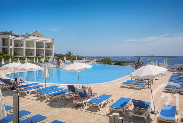 Appartement T2 &agrave; louer - 2 pi&egrave;ces - 27,85 m2 - Cannes La Bocca - 06 - PROVENCE-ALPES-COTE-D-AZUR