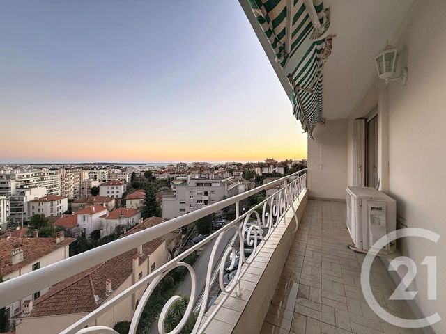 Appartement F3 &agrave; louer - 3 pi&egrave;ces - 53,23 m2 - Cannes - 06 - PROVENCE-ALPES-COTE-D-AZUR