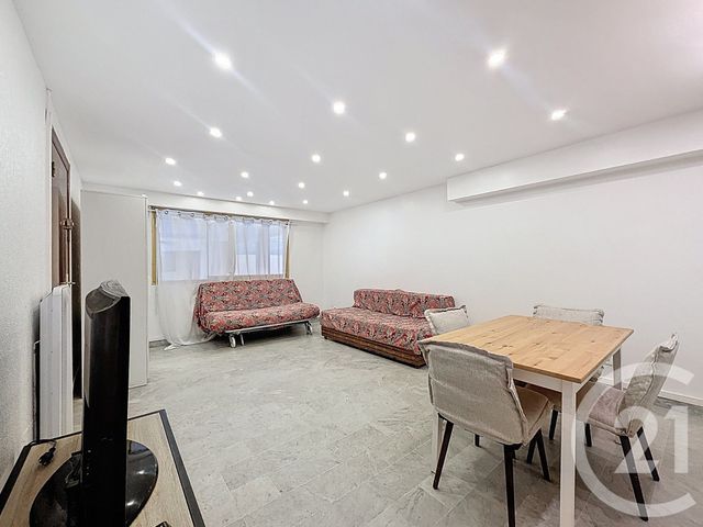 Appartement F2 &agrave; louer - 2 pi&egrave;ces - 45 m2 - Cannes - 06 - PROVENCE-ALPES-COTE-D-AZUR