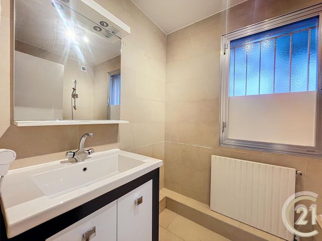 Appartement F1 &agrave; louer - 1 pi&egrave;ce - 33,72 m2 - Cannes La Bocca - 06 - PROVENCE-ALPES-COTE-D-AZUR