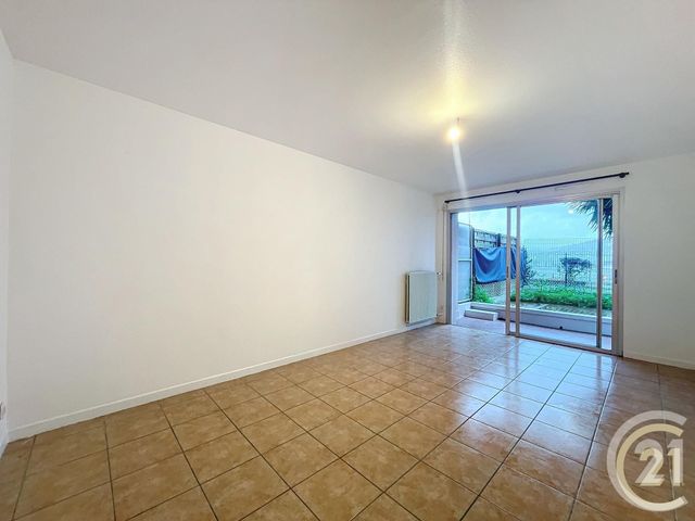 Appartement F1 &agrave; louer - 1 pi&egrave;ce - 33,72 m2 - Cannes La Bocca - 06 - PROVENCE-ALPES-COTE-D-AZUR